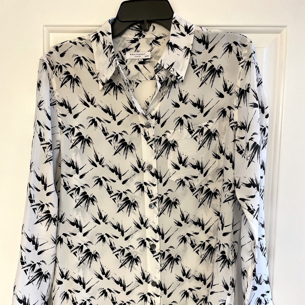 Equipment silk shirt xs.